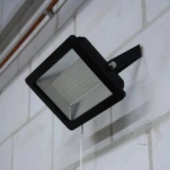 LED-Strahler 4000 K IP65 Sanan LED 100 W 11000 Lm Schwarz -Heimdekoration Angebote 692702 11020200 02