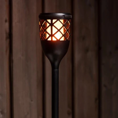 Solar-Laterne Rapanui Mit Erdspieß 2 W 50 Lm 1500 K IP65 Sensor Schwarz 3 Solar-Laterne Rapanui Mit Erdspieß 2 W 50 Lm 1500 K IP65 Sensor Schwarz – Bild 3